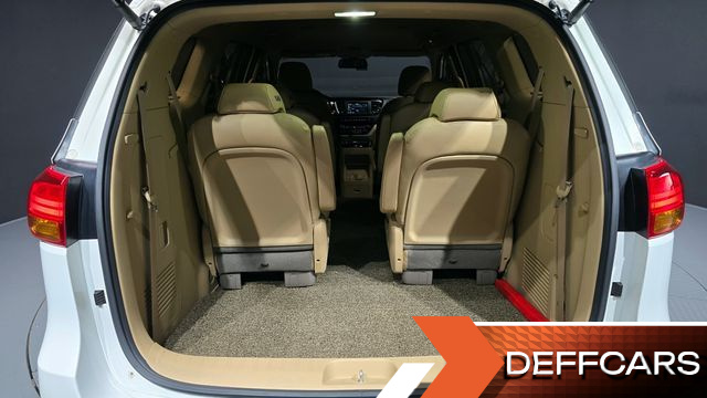 Kia CARNIVAL 9-seater Prestige купить на сайте DeffCars