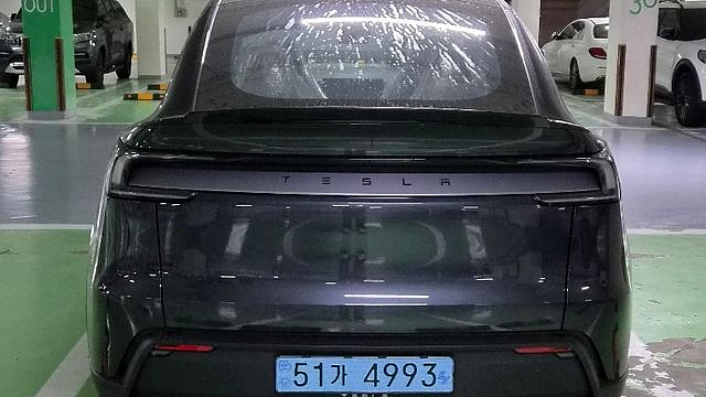 Tesla MODEL Y L Long Range AWD купить на сайте DeffCars