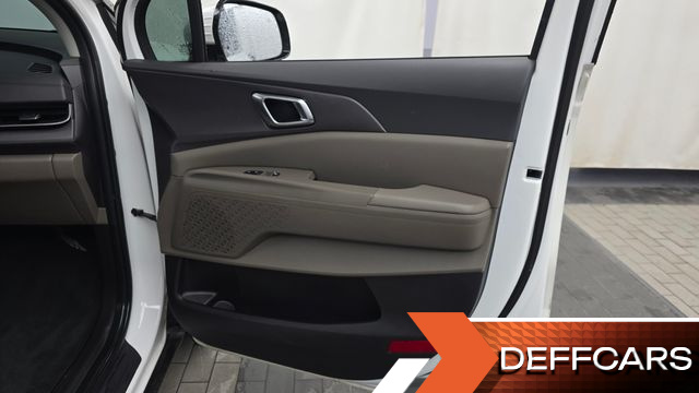 Kia CARNIVAL 9-Seater Noblesse купить на сайте DeffCars