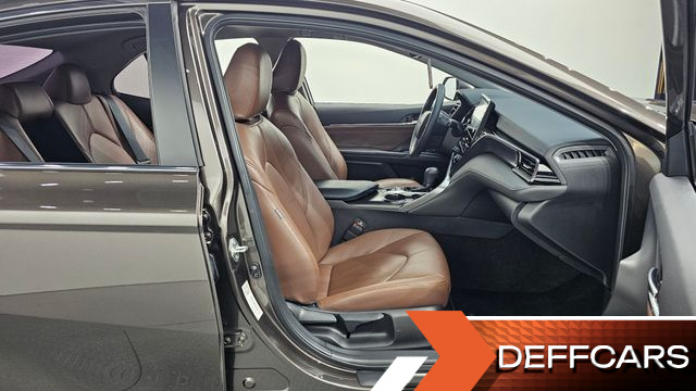 Toyota CAMRY 2.5 LE Hybrid купить на сайте DeffCars