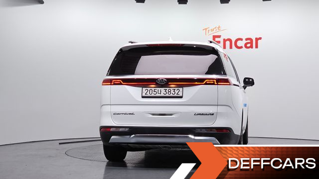 Kia CARNIVAL Gasoline 7-Seater Signature купить на сайте DeffCars