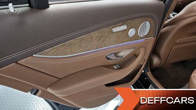 Mercedes E-CLASS E300 4MATIC Exclusive купить на сайте DeffCars
