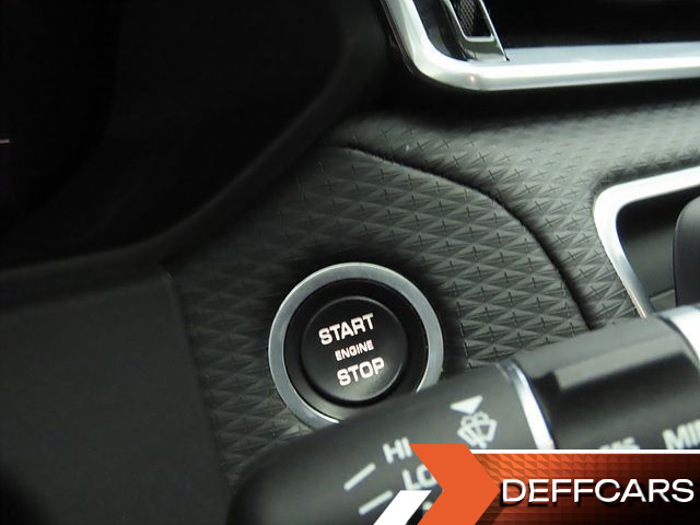 Land Rover RANGE ROVER VELAR 3.0 D300 R-Dynamic SE купить на сайте DeffCars