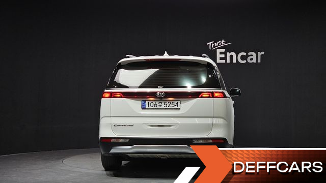 Kia CARNIVAL 9-Seater Signature купить на сайте DeffCars