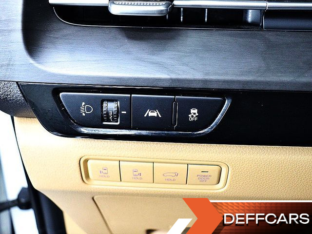 Kia CARNIVAL 9-Seater Noblesse купить на сайте DeffCars