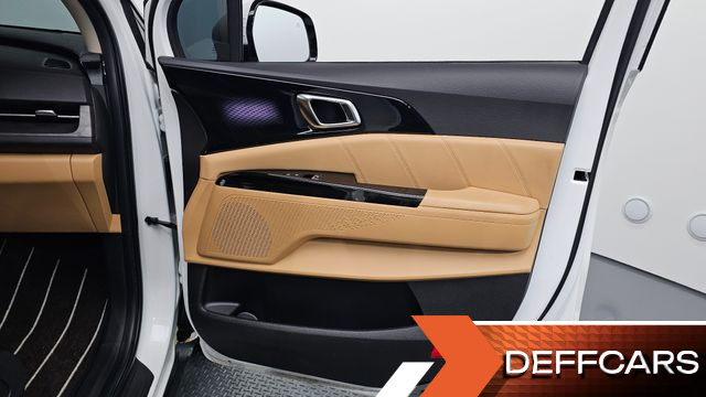 Kia CARNIVAL Gasoline 9-Seater Signature купить на сайте DeffCars