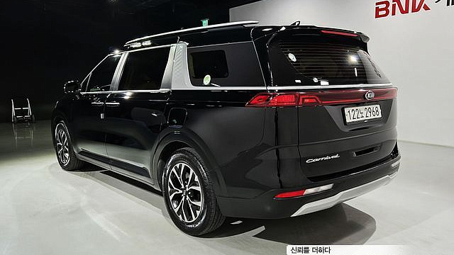Kia CARNIVAL 9-Seater Prestige купить на сайте DeffCars