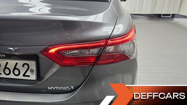 Toyota CAMRY 2.5 LE Hybrid купить на сайте DeffCars