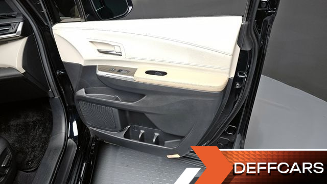 Toyota SIENNA 2.5 Hybrid AWD купить на сайте DeffCars