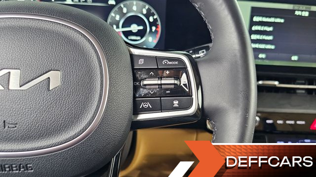 Kia CARNIVAL Gasoline 9-Seater Signature купить на сайте DeffCars