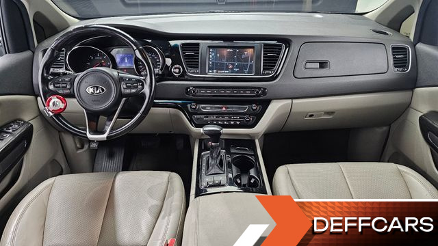 Kia CARNIVAL 7-seater Limousine VIP купить на сайте DeffCars