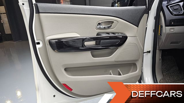 Kia CARNIVAL 7-Seater Limousine VIP купить на сайте DeffCars
