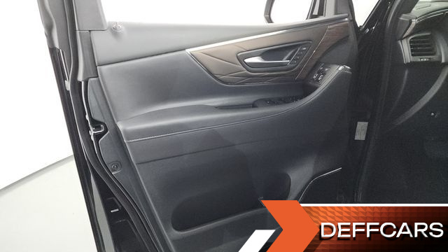 Toyota ALPHARD 2.5 HEV Executive AWD купить на сайте DeffCars