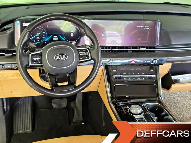 Kia CARNIVAL 9-Seater Signature купить на сайте DeffCars