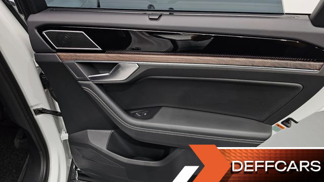 Volkswagen TOUAREG 3.0 TDI Prestige купить на сайте DeffCars