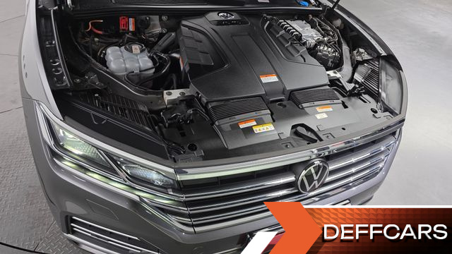 Volkswagen TOUAREG 3.0 TDI Prestige купить на сайте DeffCars
