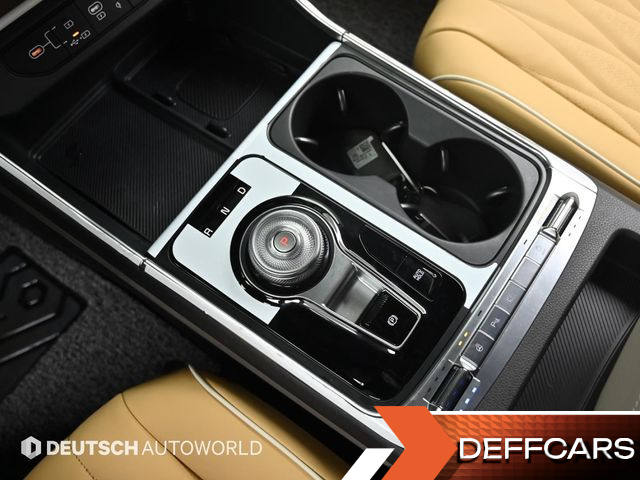 Kia CARNIVAL HEV 9-Seater Hi-Limousine (Special vehicle) купить на сайте DeffCars
