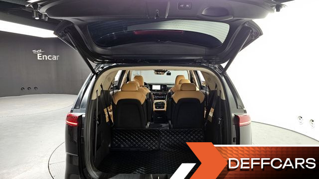 Kia CARNIVAL 9-Seater Signature купить на сайте DeffCars