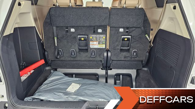 Toyota SIENNA 2.5 Hybrid AWD купить на сайте DeffCars