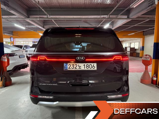 Kia CARNIVAL 9-Seater Signature купить на сайте DeffCars