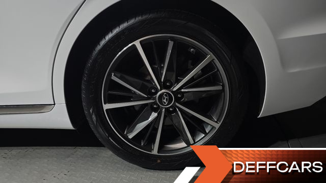 Hyundai GRANDEUR 2.5 Le Blanc купить на сайте DeffCars