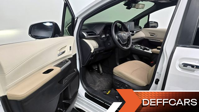 Toyota SIENNA 2.5 Hybrid AWD купить на сайте DeffCars