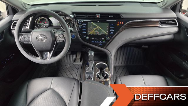 Toyota CAMRY 2.5 XLE Hybrid купить на сайте DeffCars