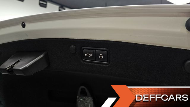 Hyundai GRANDEUR 3.3 Calligraphy купить на сайте DeffCars
