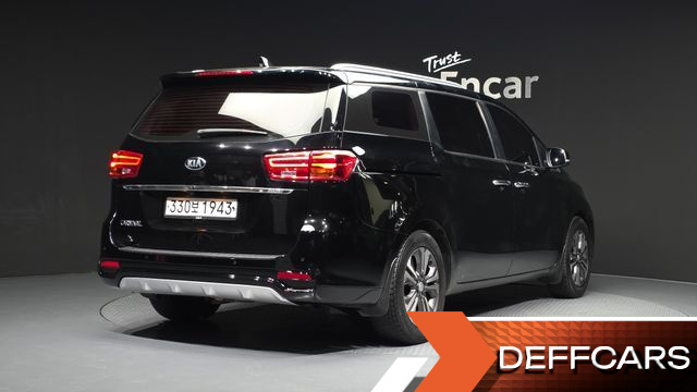 Kia CARNIVAL 9-Seater Luxury купить на сайте DeffCars