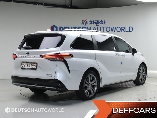 Toyota SIENNA 2.5 Hybrid 2WD купить на сайте DeffCars