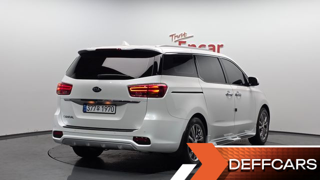 Kia CARNIVAL 9-Seater Noblesse Special купить на сайте DeffCars