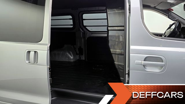 Hyundai STAREX Van 3-Seater Smart купить на сайте DeffCars