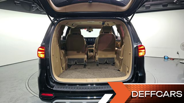 Kia CARNIVAL Gasoline 7-Seater Limousine VIP купить на сайте DeffCars