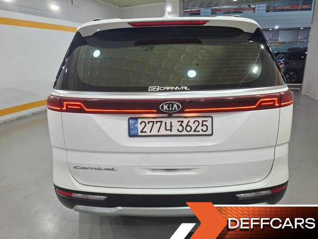 Kia CARNIVAL 9-Seater Signature купить на сайте DeffCars