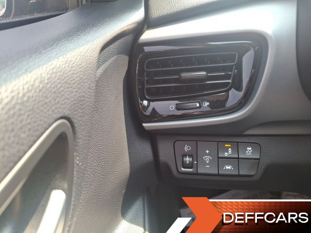 Kia STONIC 1.4 Deluxe купить на сайте DeffCars