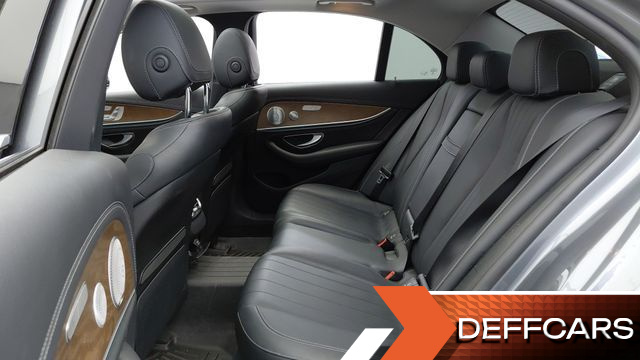 Mercedes E-CLASS E300 Exclusive купить на сайте DeffCars