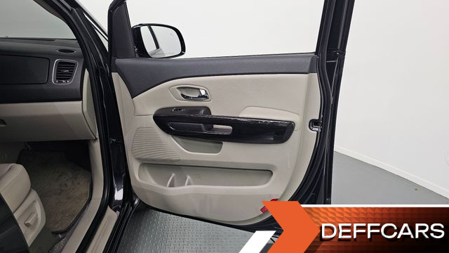 Kia CARNIVAL 7-Seater Limousine VIP купить на сайте DeffCars