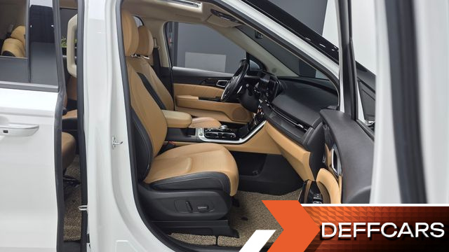 Kia CARNIVAL 9-Seater Signature купить на сайте DeffCars
