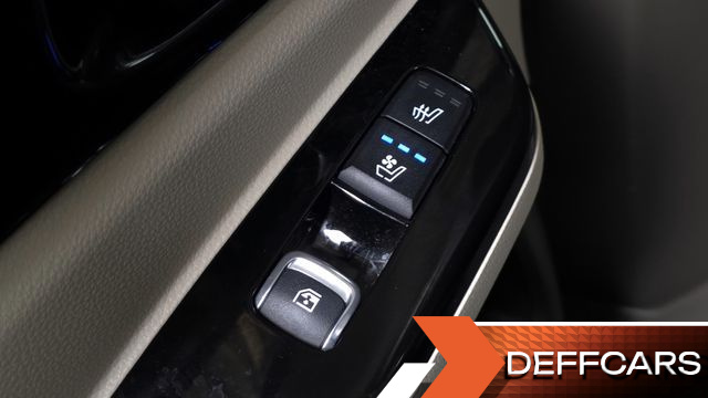 Kia CARNIVAL 9-Seater Hi-Limousine Signature купить на сайте DeffCars