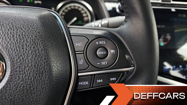Toyota CAMRY 2.5 XLE Hybrid купить на сайте DeffCars