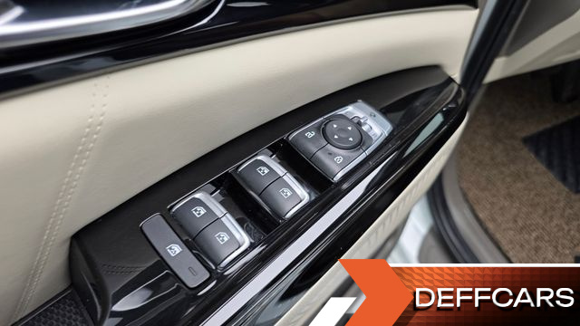 Kia CARNIVAL 9-Seater Hi-Limousine Signature купить на сайте DeffCars