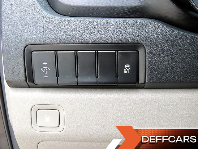 Kia CARNIVAL 9-Seater Luxury купить на сайте DeffCars