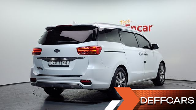 Kia CARNIVAL 9-Seater Noblesse Special купить на сайте DeffCars