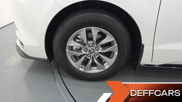 Toyota SIENNA 2.5 Hybrid AWD купить на сайте DeffCars