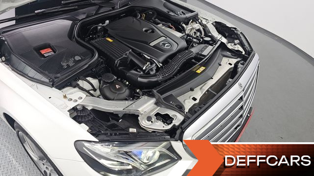 Mercedes E-CLASS E300 Exclusive купить на сайте DeffCars