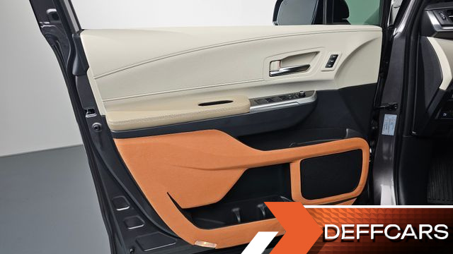 Toyota SIENNA 2.5 Hybrid 2WD купить на сайте DeffCars