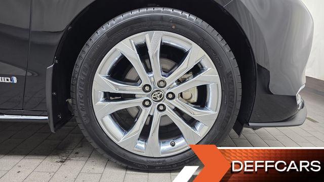 Toyota SIENNA 2.5 Hybrid 2WD купить на сайте DeffCars