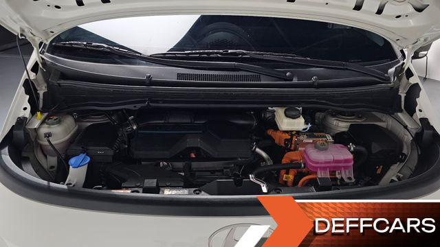 Hyundai STARIA HEV 1.6 Cargo 5-Seater Modern купить на сайте DeffCars