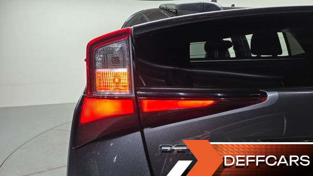 Toyota PRIUS 1.8 купить на сайте DeffCars