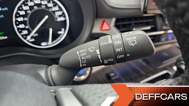Toyota SIENNA 2.5 Hybrid 2WD купить на сайте DeffCars